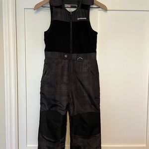 Boys snow pants. Size 6